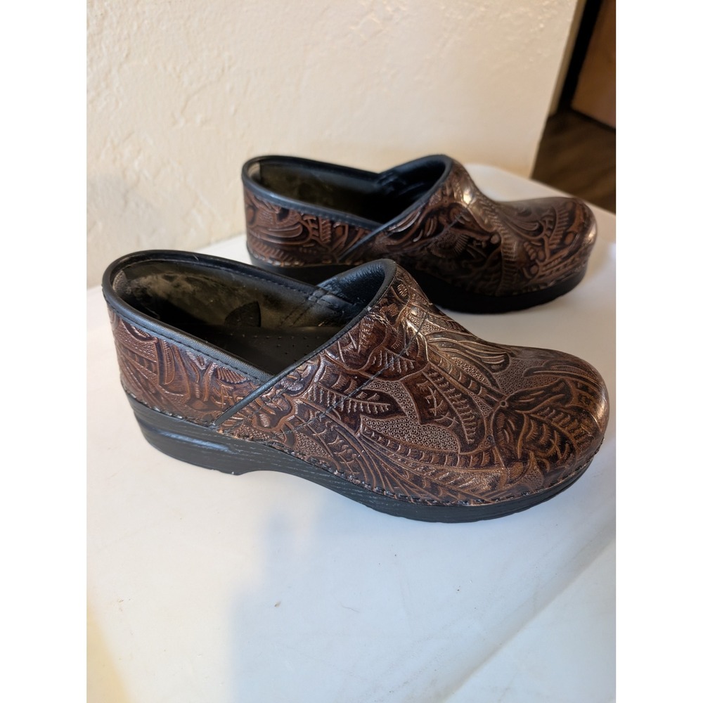 Womens Dansko Professional Tooled Leather Clogs Western Floral slip on sz 8 / 38
